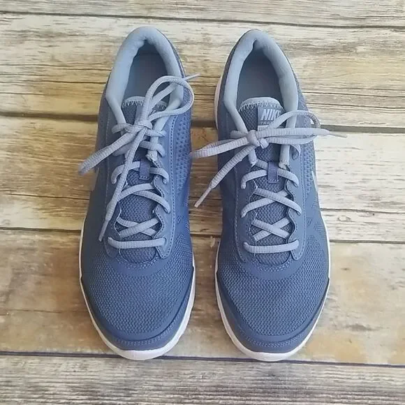 Nike Core Motion Sneakers Size 9.5 - Picture 3 of 8